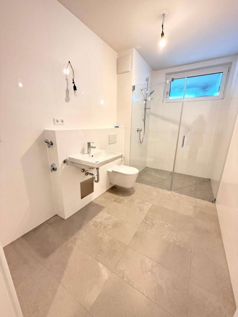 Bad mit bodengleicher Dusche