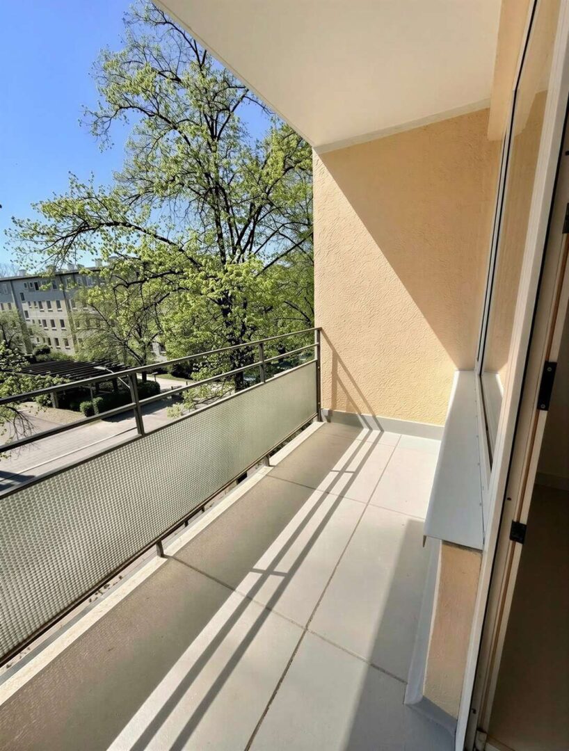 Balkon mit Blick ins Grüne