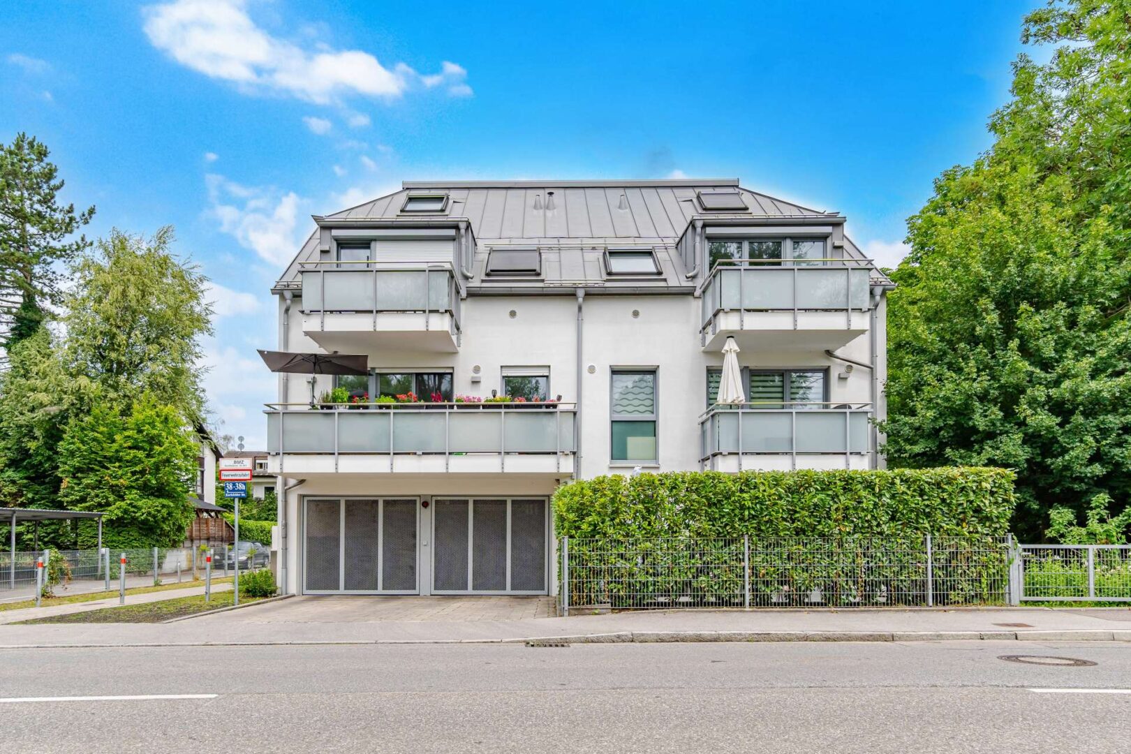 Außenansicht Karlsfelder Straße