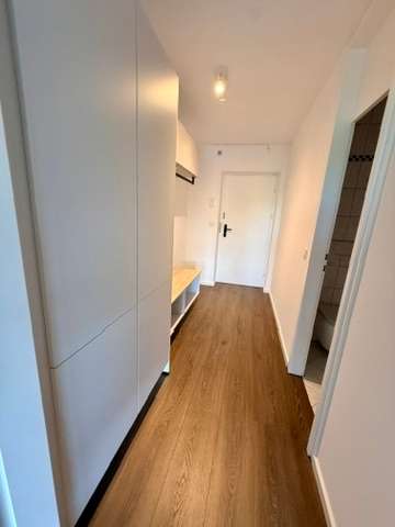 Schöner möblierter Flur und Garderobe