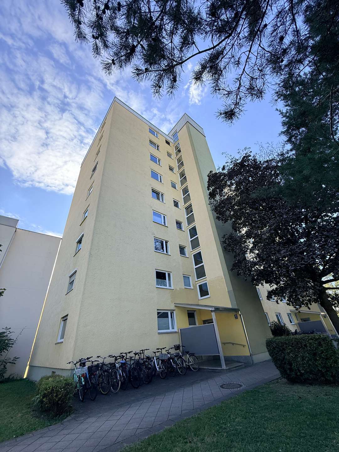 Außenansicht Eingang Nordseite