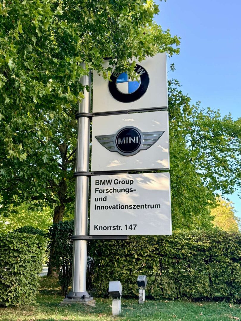BMW, MINI UND FIZ nur 2-U-Bahn-Stationen entfernet