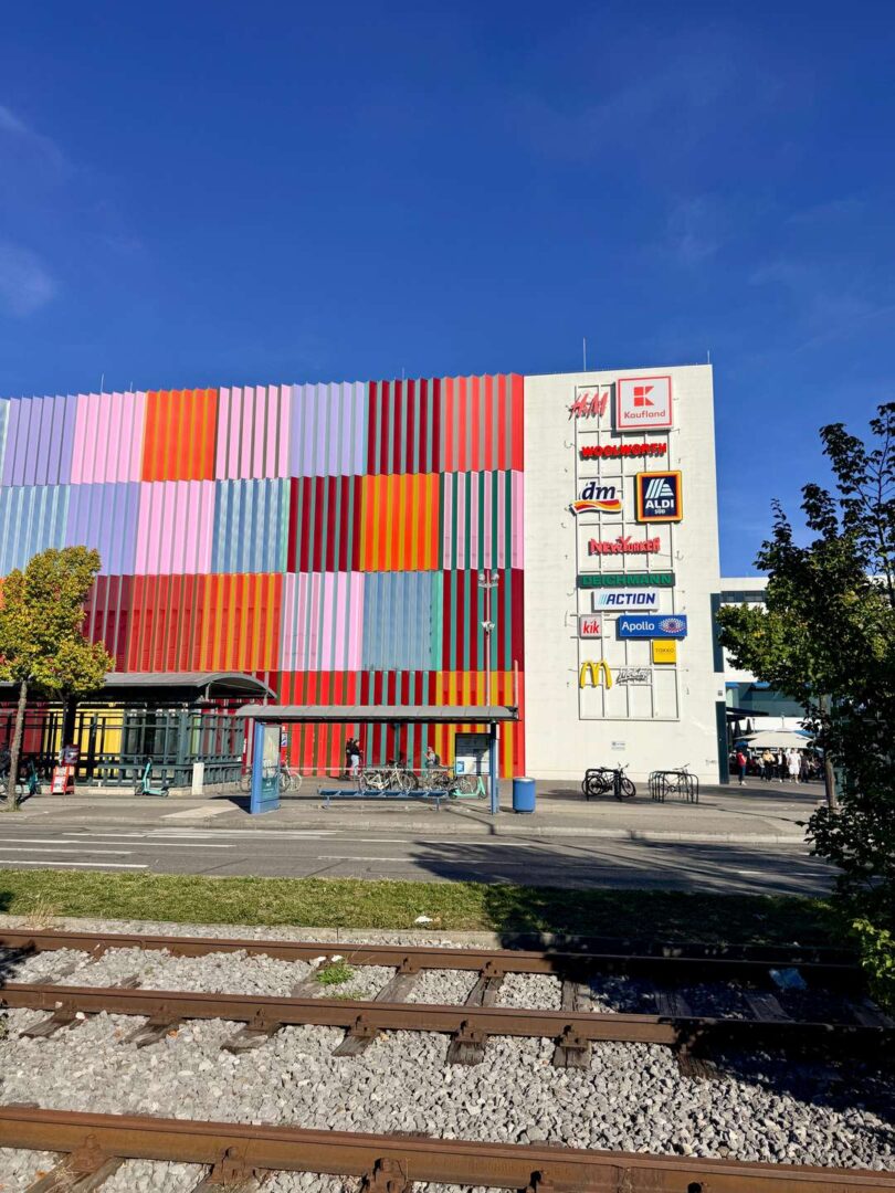 MIRA Einkaufszentrum